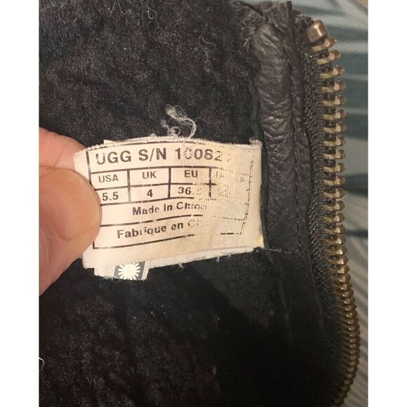 UGG OREGON BLACK SUEDE SHEEPSKIN SHEARLING ANKLE BUCKLE BOOT sz 5.5 - Picture 11 of 11